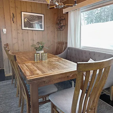 Koselig Hytte, Med Ski-in Out Holiday home Lifjell