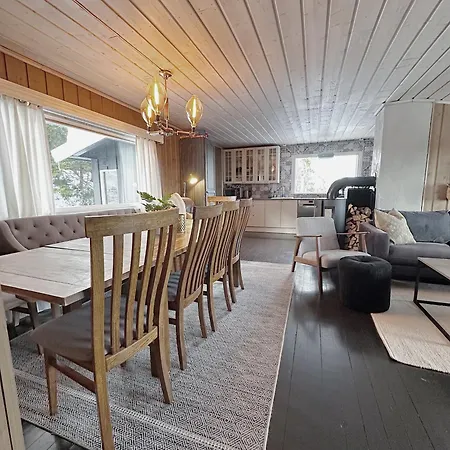 Koselig Hytte, Med Ski-in Out Feriehus